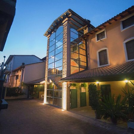 Residenze L'Uncinaia Holiday House Perugia Exterior photo