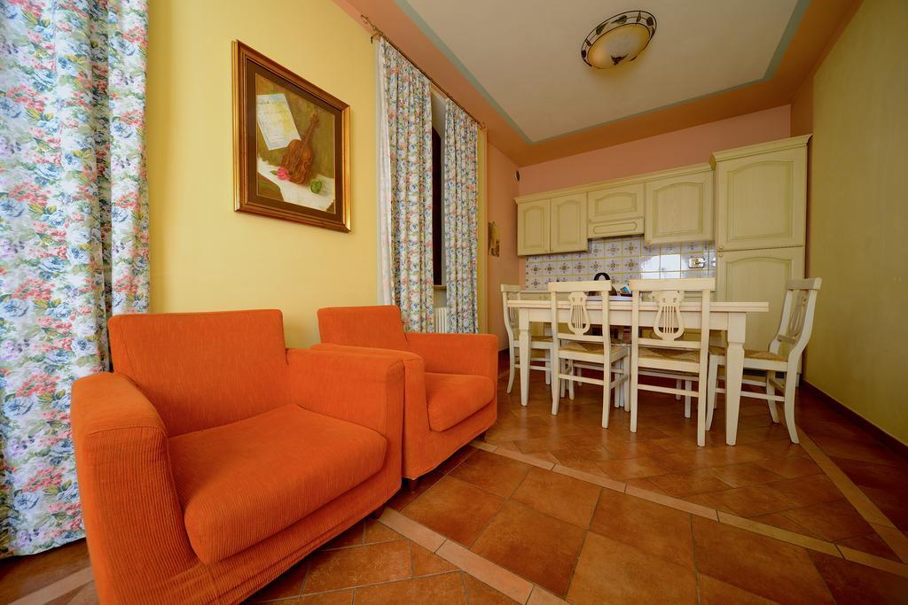 Residenze L'Uncinaia Holiday House Perugia Exterior photo