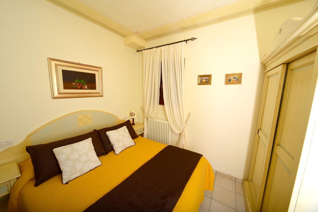 Residenze L'Uncinaia Holiday House Perugia Exterior photo