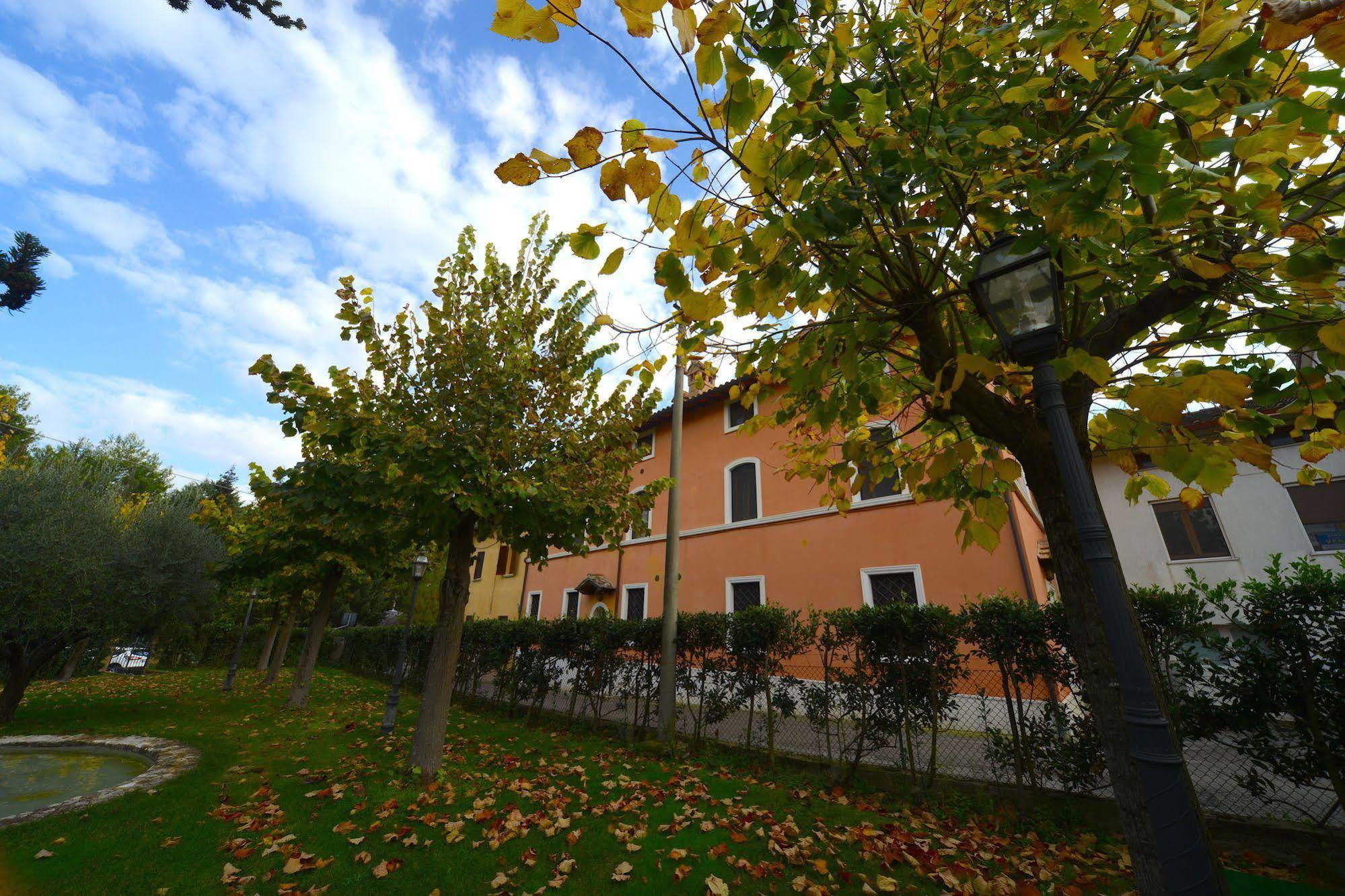 Residenze L'Uncinaia Holiday House Perugia Exterior photo