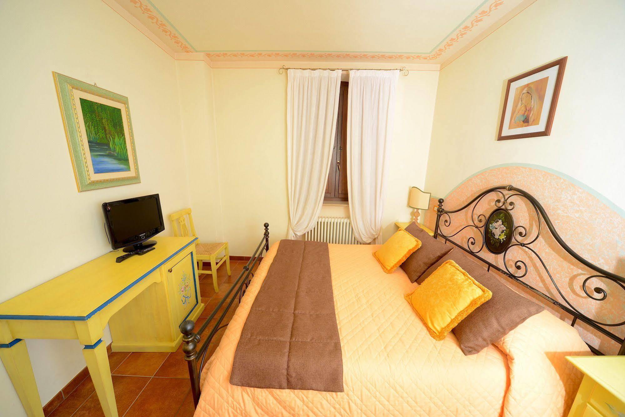 Residenze L'Uncinaia Holiday House Perugia Exterior photo