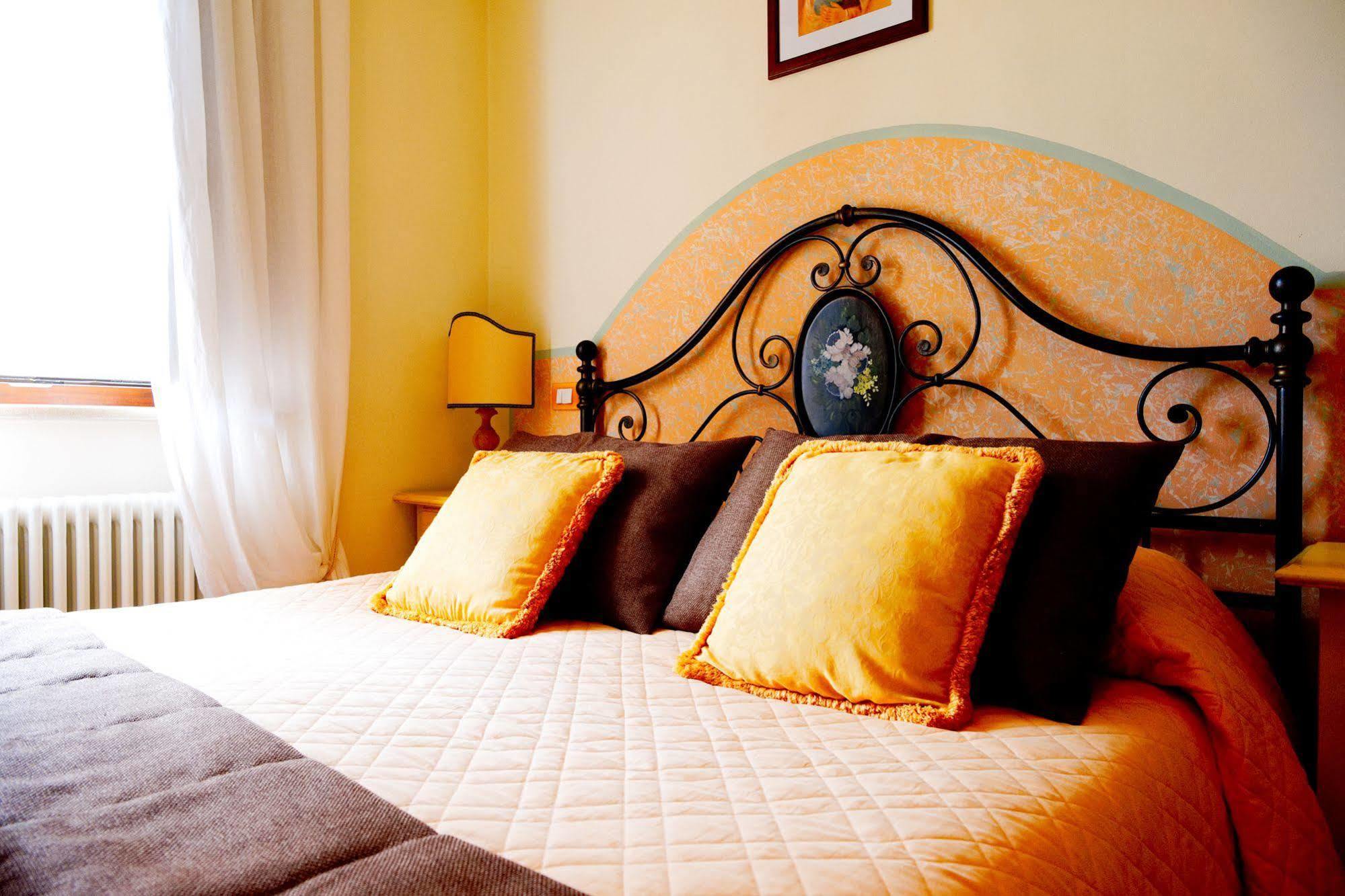 Residenze L'Uncinaia Holiday House Perugia Exterior photo