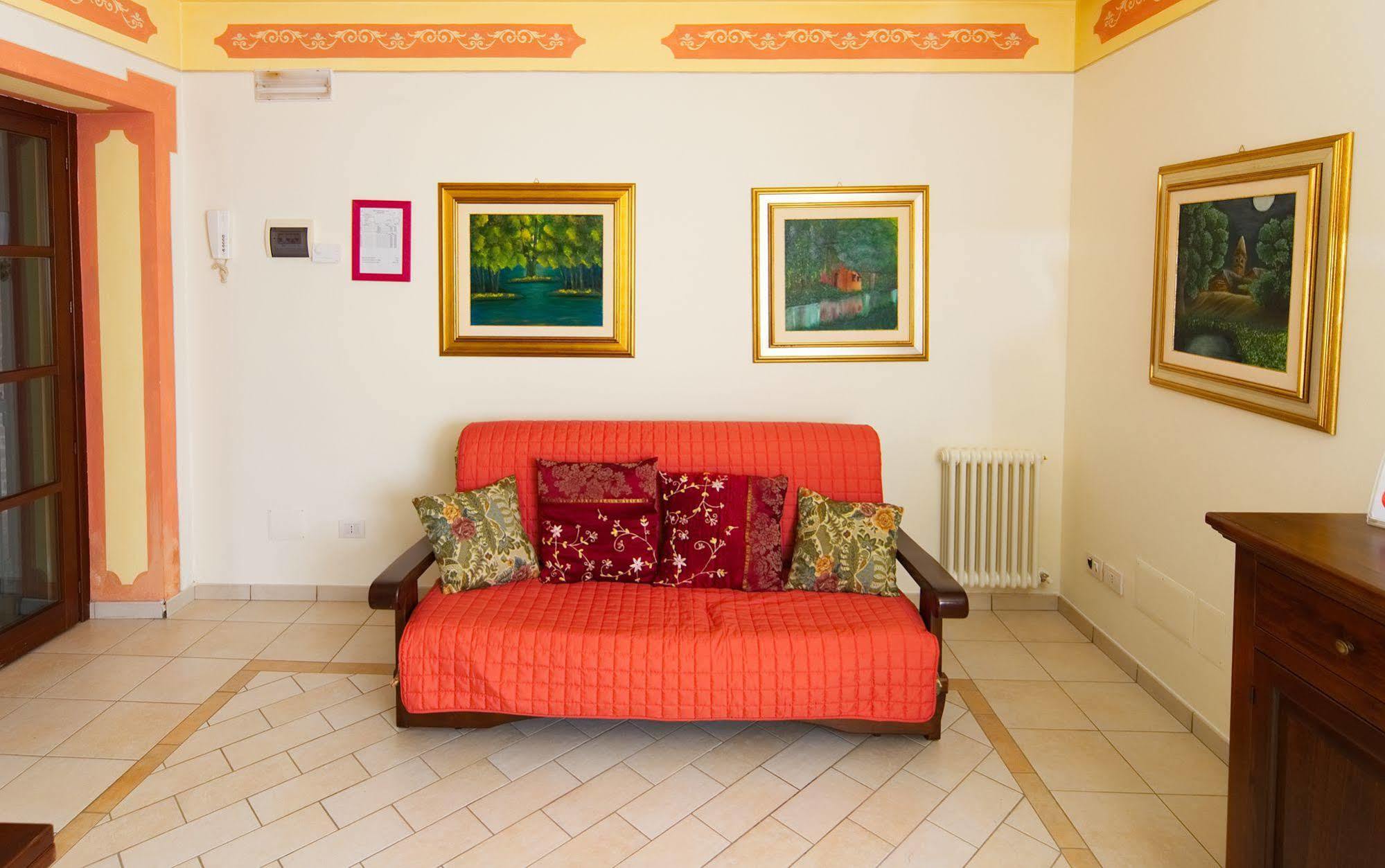 Residenze L'Uncinaia Holiday House Perugia Exterior photo