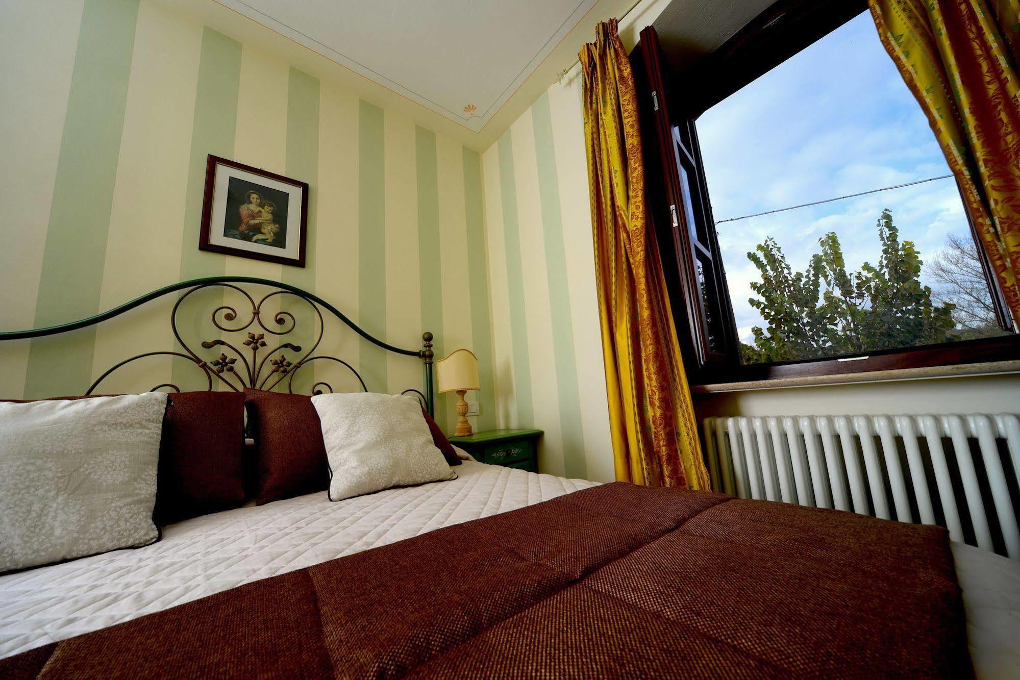 Residenze L'Uncinaia Holiday House Perugia Exterior photo