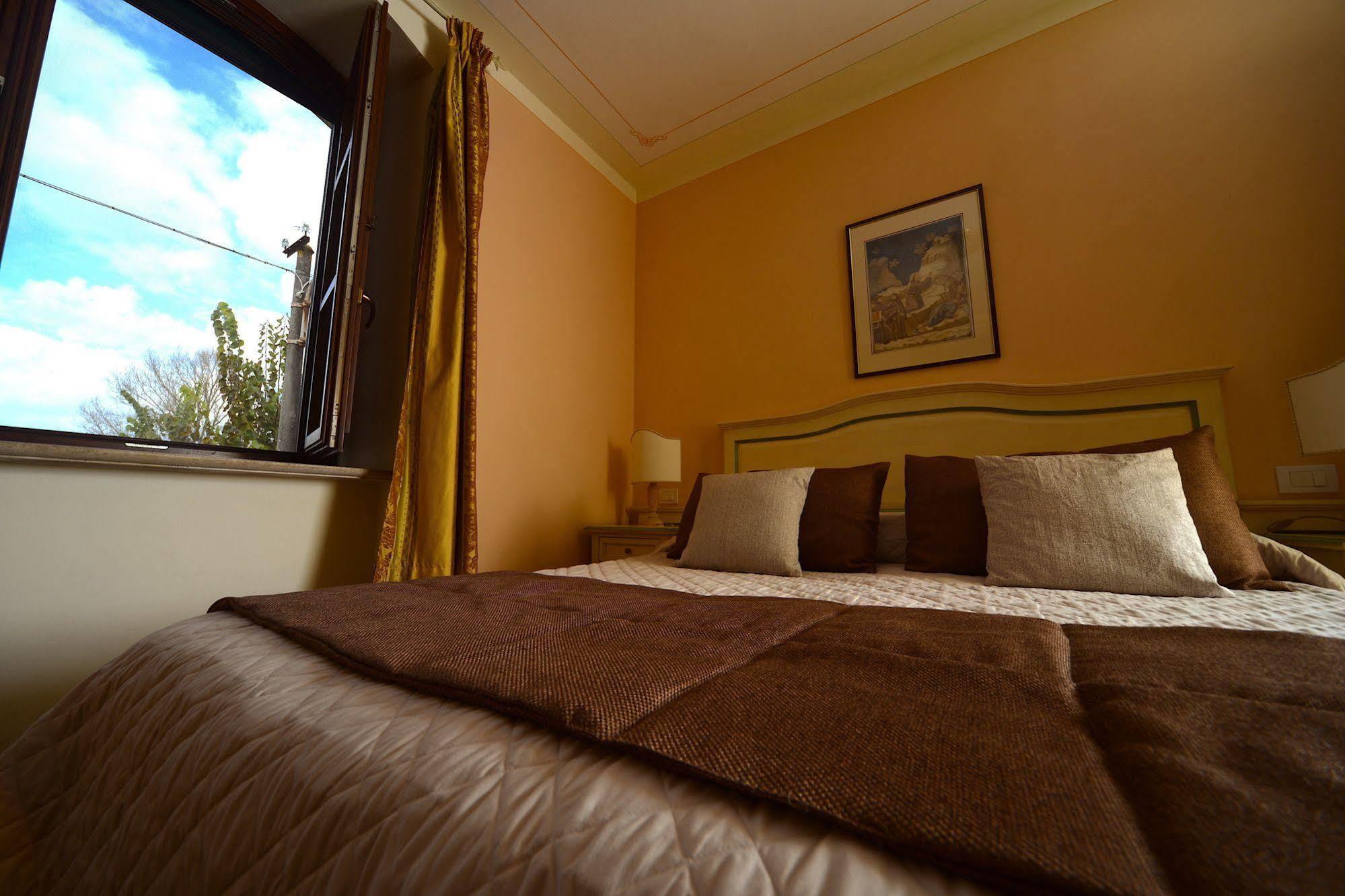 Residenze L'Uncinaia Holiday House Perugia Exterior photo